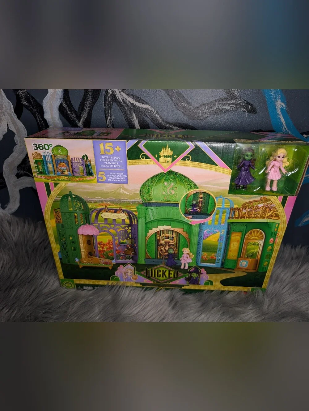 Brand New Sealed Wicked Emerald City Green Playset with Dolls - Kids Toys